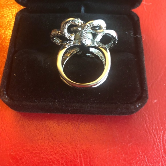 Pearl and rhinestone ladies ring - Picture 3 of 3